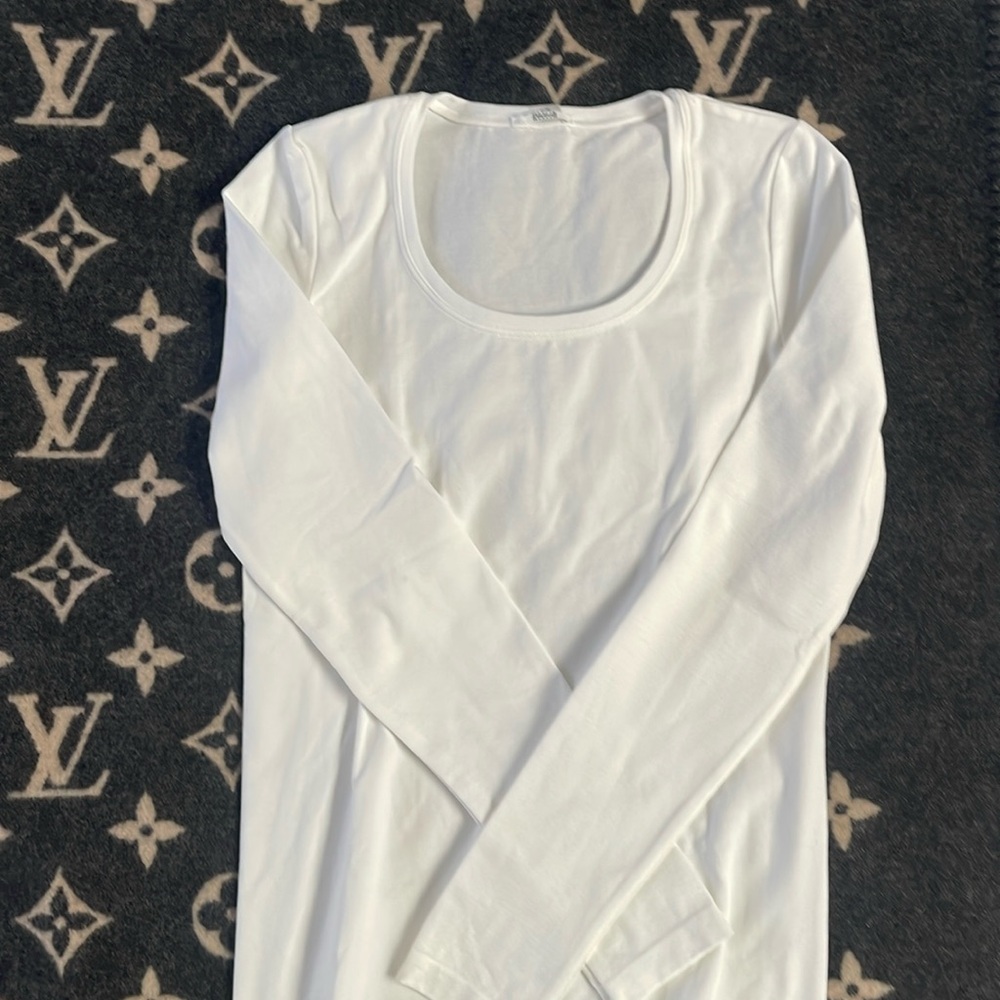 BNWOT Wolford ladies white long sleeved shirt